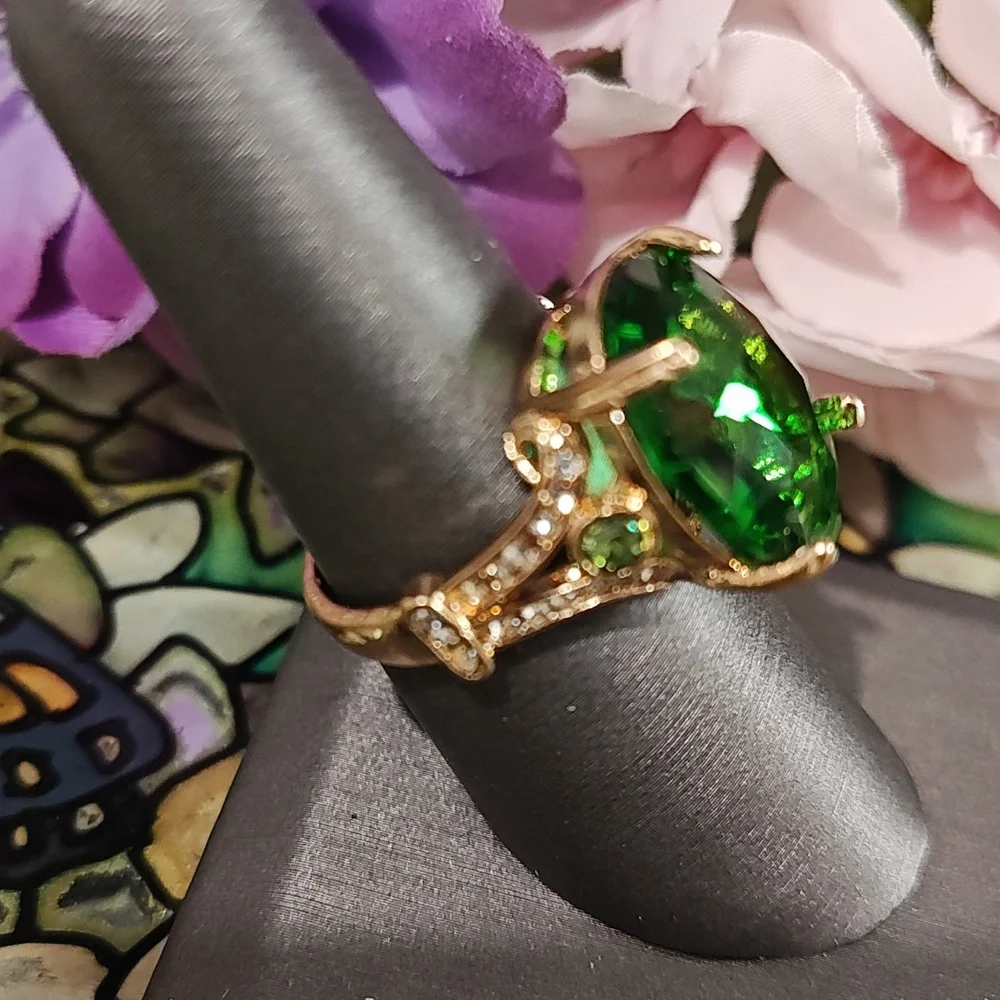 Emerald & Gold Fashion Ring - Size 8 - Picture 3 of 7